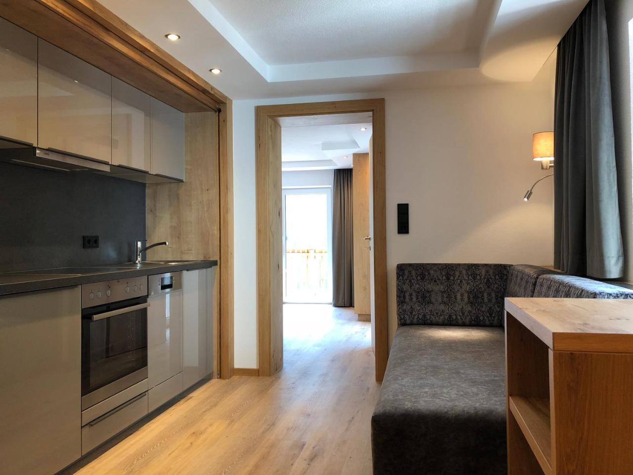 Hotel Garni Central - Zimmer - Studios - Apartments Kappl  Εξωτερικό φωτογραφία